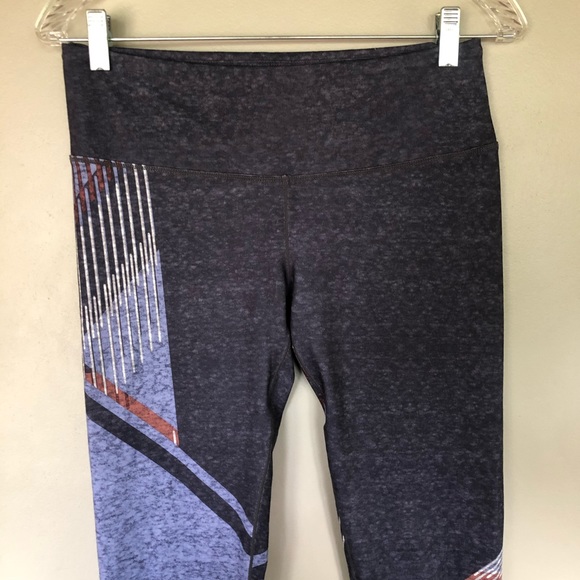 PRANA 7/8 Pillar Printed Yoga Leggings Size M Gray Blue Geometric Print LIKE NEW - Picture 4 of 9